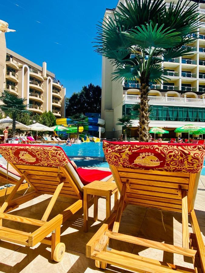 Planeta Hotel & Aquapark Free Beach Access Napospart Kültér fotó The swimming pool at the hotel