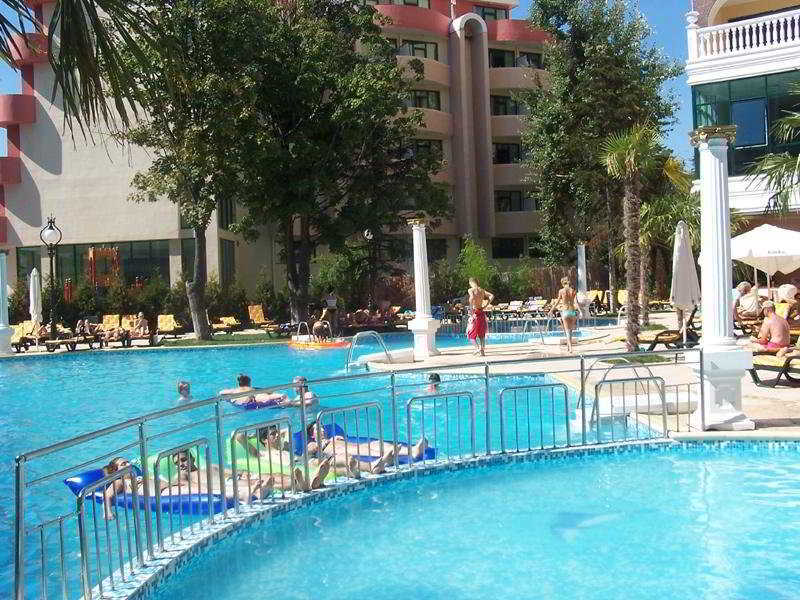 Planeta Hotel & Aquapark Free Beach Access Napospart Kültér fotó A pool at a hotel in Turkey