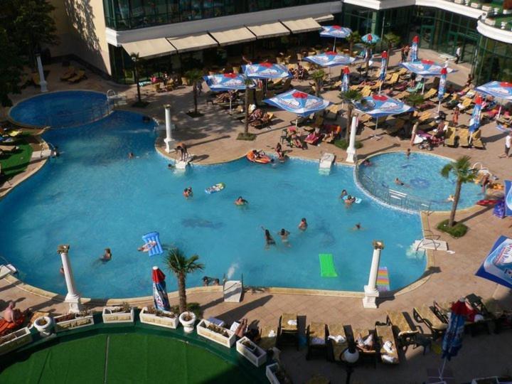 Planeta Hotel & Aquapark Free Beach Access Napospart Kültér fotó The swimming pool at the complex