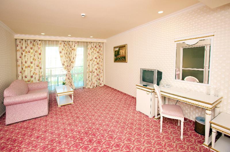 Planeta Hotel & Aquapark Free Beach Access Napospart Kültér fotó A room at the hotel