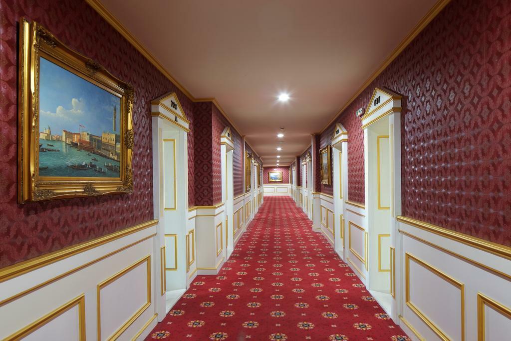 Planeta Hotel & Aquapark Free Beach Access Napospart Kültér fotó A corridor